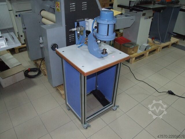 μηχάνημα τοποθέτησης ροδέλας Eyeletting machine for advertising banners