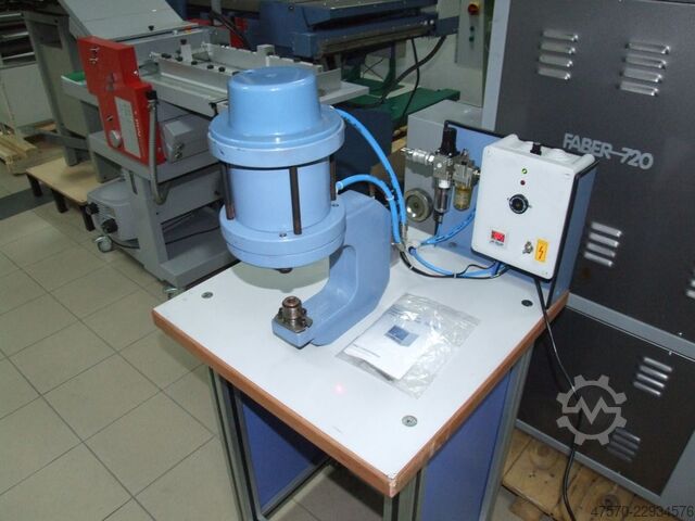 μηχάνημα τοποθέτησης ροδέλας Eyeletting machine for advertising banners
