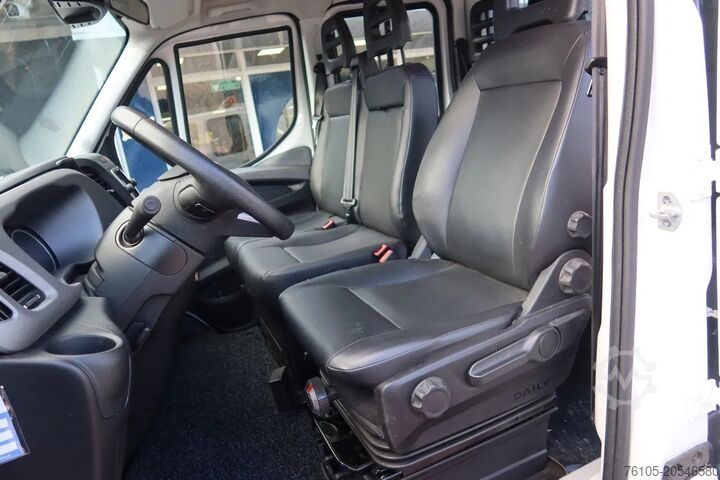 Iveco Daily 35C16 HI Matic Dubbele cabine open 7-persoons uitvoering. Dubbel lucht op achteras. 3.0 Iveco Daily 35C16 HI Matic Dubbele cabine open 7 pers...