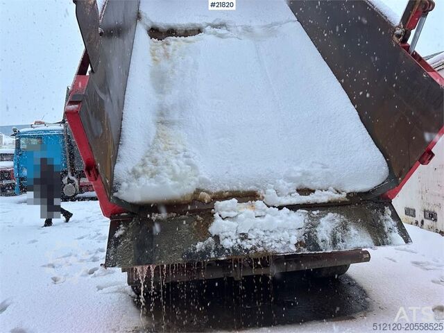 Tipper Volvo FH540 8x4 tipper w/ new dual clutch.