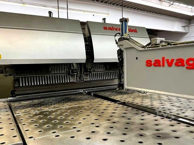 Centro de dobra de chapas CNC Salvagnini P4-2516-ALA