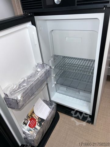 Husbil BÜRSTNER Lineo C 550 Gästebett