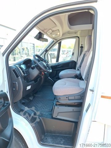 Halvintegrerad husbil BÜRSTNER Lyseo TD 594 AHK/ SAT/ TV