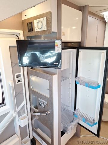 Halvintegrerad husbil BÜRSTNER Lyseo TD 594 AHK/ SAT/ TV