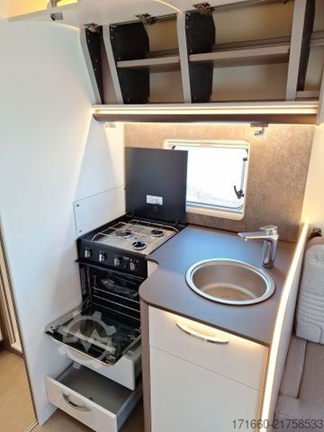 Halvintegrerad husbil BÜRSTNER Lyseo TD 594 AHK/ SAT/ TV