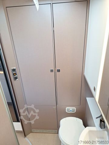 Halvintegrerad husbil BÜRSTNER Lyseo TD 594 AHK/ SAT/ TV
