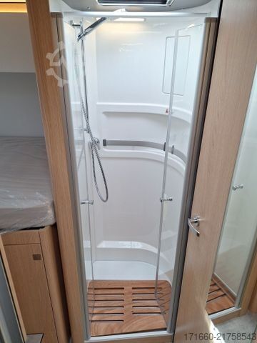 Integrerad husbil HYMER/ERIBA B-Klasse ML I BlackLine 780 HUBSTÜTZEN+Autarkie