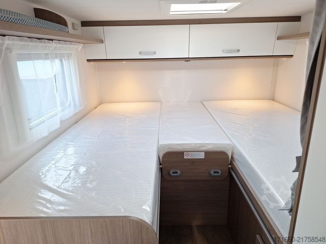 Halvintegrerad husbil CARADO V 347