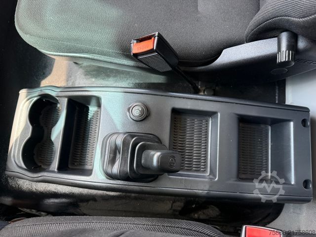 Flatbed truck with tarp IVECO 140E28 Eurocargo LBW Bär 1,5to orig.56.282km AHK