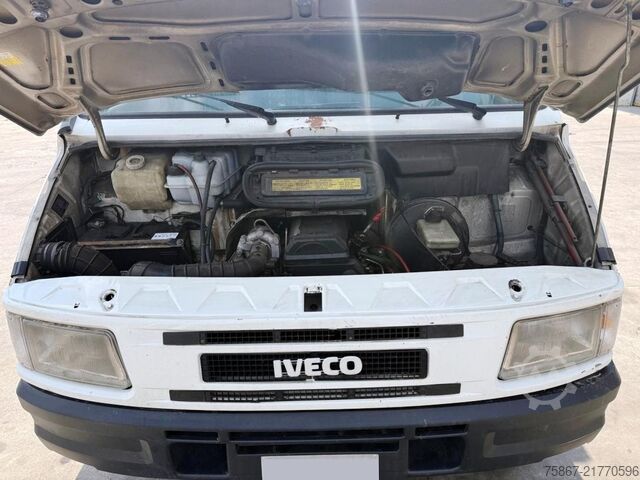 Platós teherautó IVECO TURBO DAILY 35-10