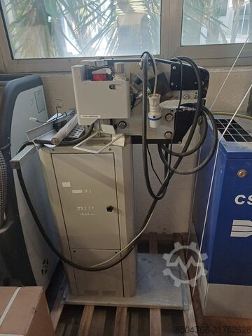 Presa za samozahtapajuće umetke LCM PRIMA