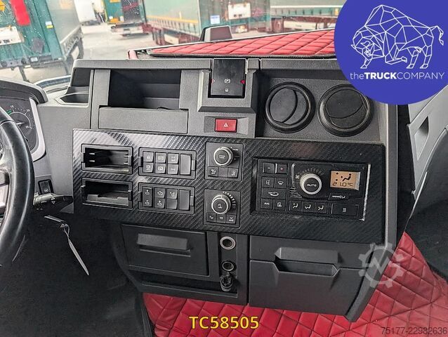  Renault T 520