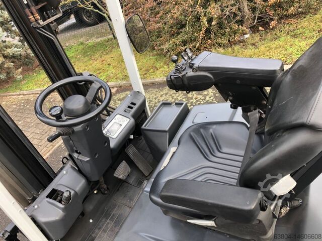 Elektrische vorkheftruck met 4 wielen UniCarriers G1Q2L30Q (QX2-30H)