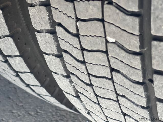 Camion bâché MERCEDES-BENZ ATEGO 818 L / AHK / LBW / 3-SITZER