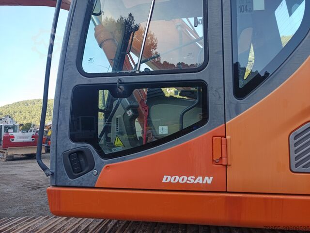 Bæltegraver Doosan DX300LC
