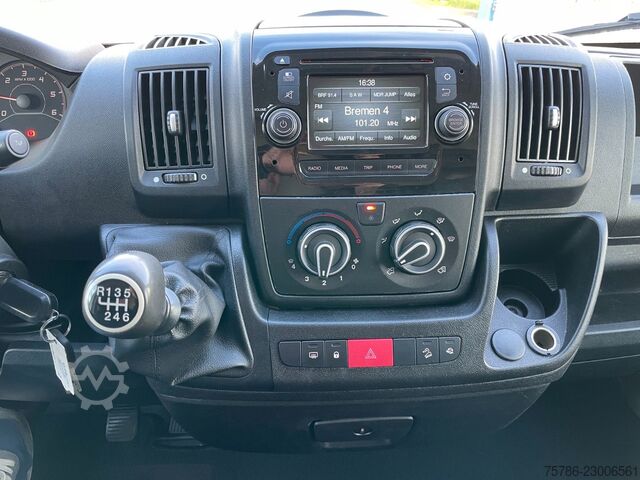 Hög tak skåpbil PEUGEOT Boxer 335 KA L2H2/ 96kw/ AC/ RFK/ E-Paket/ AHK
