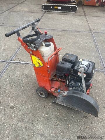 Taglierina per giunti usata Husqvarna FS400LV HUSQVARNA FS400LV
