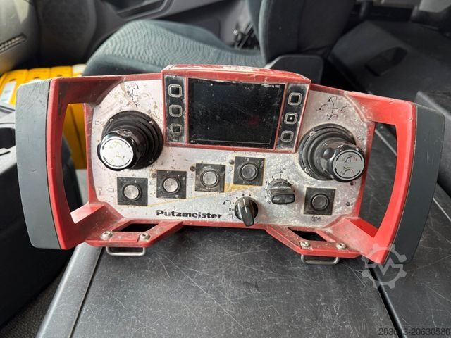 Autopompa per calcestruzzo MERCEDES-BENZ AROCS 3251 8x4 Putzmeister BSF 46-5.16 HLS