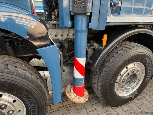 Autopompa per calcestruzzo MERCEDES-BENZ AROCS 3251 8x4 Putzmeister BSF 46-5.16 HLS
