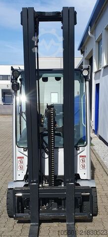Chariot élévateur électrique à 4 roues Still RX20-20 PL