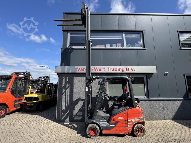Linde H20T-01 Triplo 460 Freelift / Sideshift / Vorkversteller LPG 2016 LINDE H20T-01 Triplo 460 Freelift / Sideshift / Vorkversteller LPG 2016