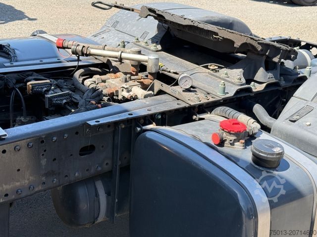 Standard tractor unit MAN 18.580 LL SA, Voll- Luft Federung, Kipphydraulik