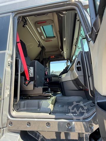 Standard tractor unit MAN 18.580 LL SA, Voll- Luft Federung, Kipphydraulik