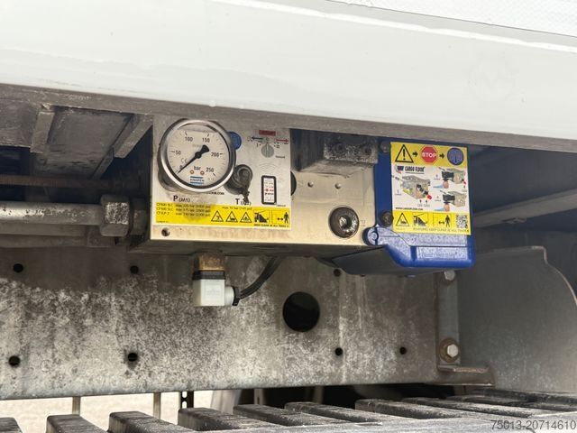 Naczepa z ruchomą podłogą KNAPEN 92 cbm, Liftachse, 10 mm, MIETEN?