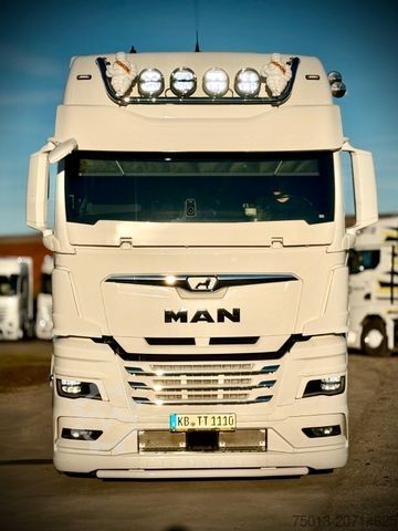 Hazardous materials truck MAN Individual Lion TGX 18.640 LL Voll-Ausstattung