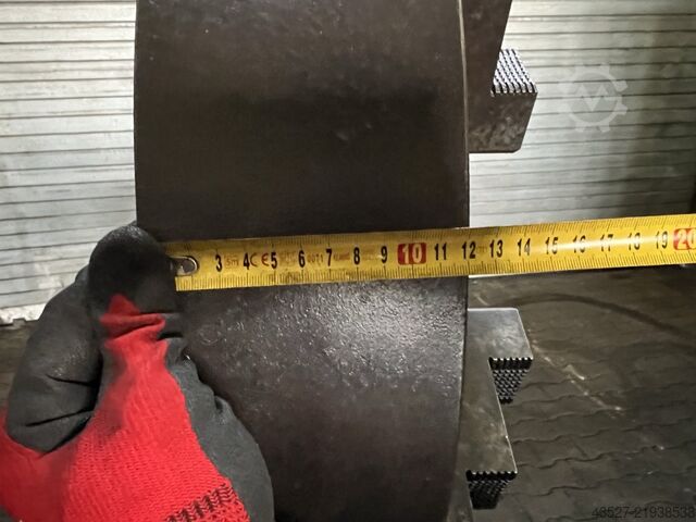 Soustužnická upínací deska UNBEKANNT Ø550 mm