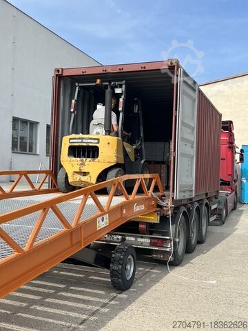 Mobile loading ramps, dock ramp Mobile ramp, loading ramp, dock ramp 8 tons