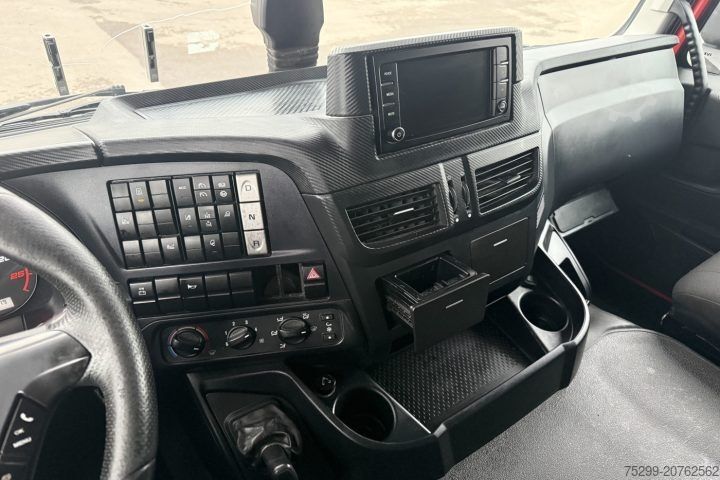 Τυπική μονάδα τράκτορα Iveco 440X48T X-Way 4x4H Kipphydraulik / Swiss-Vehicle