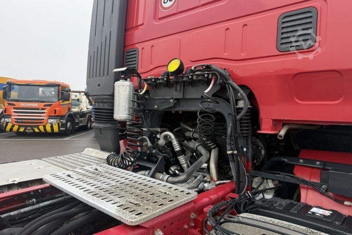 Τυπική μονάδα τράκτορα Iveco 440X48T X-Way 4x4H Kipphydraulik / Swiss-Vehicle