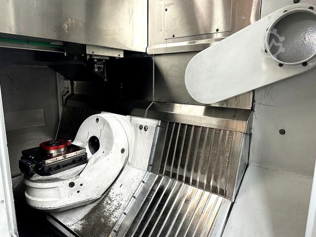 Függőleges megmunkáló központok + robot Mikron HSM 600 U + 400 U + Robot