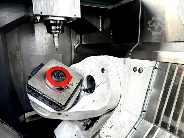 Függőleges megmunkáló központok + robot Mikron HSM 600 U + 400 U + Robot