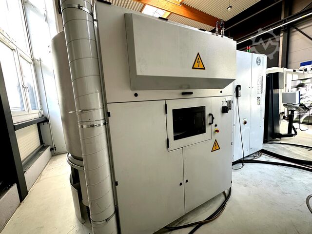 Függőleges megmunkáló központok + robot Mikron HSM 600 U + 400 U + Robot