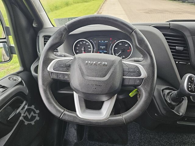 Benne IVECO DAILY 35C18 kipper ac aut. EURO6