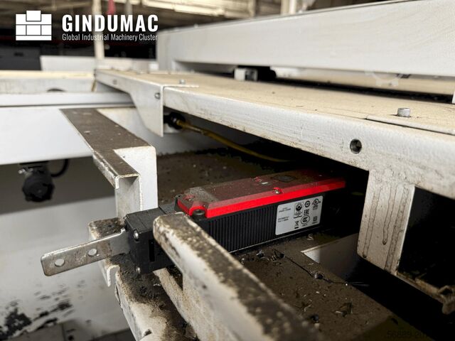 Pionowe centrum obróbkowe Mazak VCN 700E/40-II