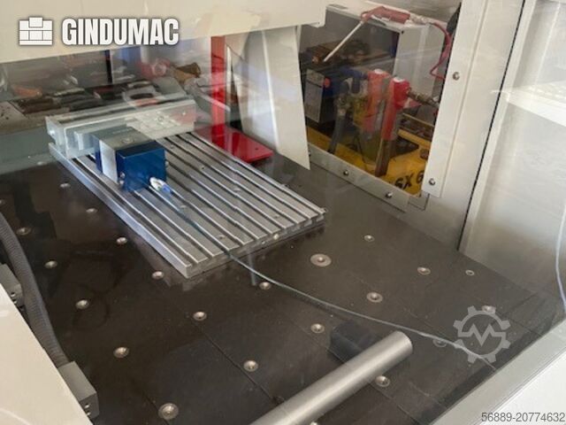 Pionowe centrum obróbkowe Datron M8