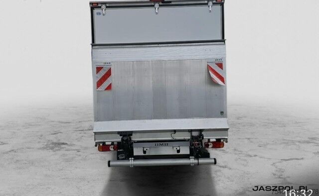 Transporter mit Koffer Renault Master Koffer mit LBW / Seitentür