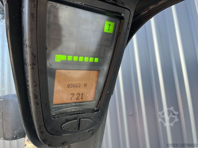 Electric 3-wheel forklift Linde E16C-02