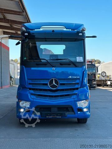 LKW mit Pritsche (offen) MERCEDES-BENZ Actros 2551 6x2 LL/PALFINGER+ Ackermann AH/ Glas