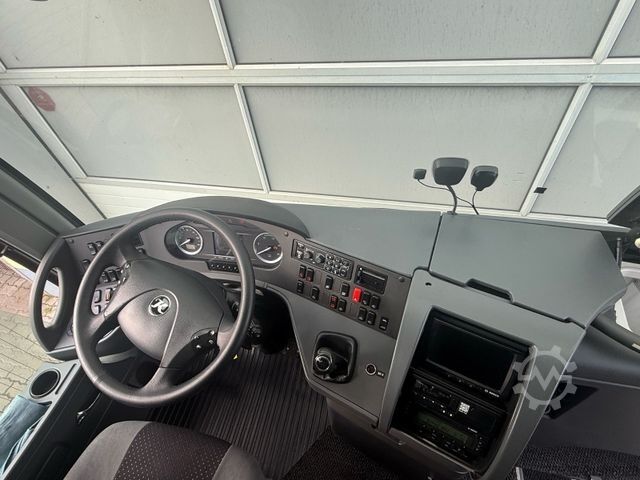 Távolsági autóbusz SETRA S 411 HD  Final Edition 300 KW EZ 12/2013