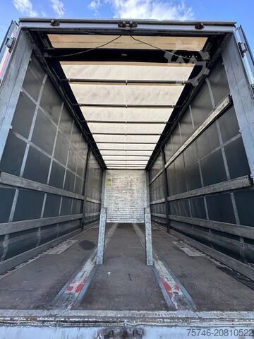 Tarpaulin DAF XF 106.440 DAF XF 106 440 BL 4x2 *SpaceCab *Pri...