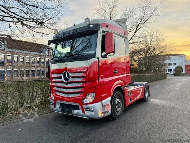 Standard-SZM Mercedes-Benz Actros 1845 StreamSpace / 2 x Tank / Euro6