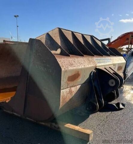 τυπικός κάδος Volvo L350F Rock Bucket (Volvo)