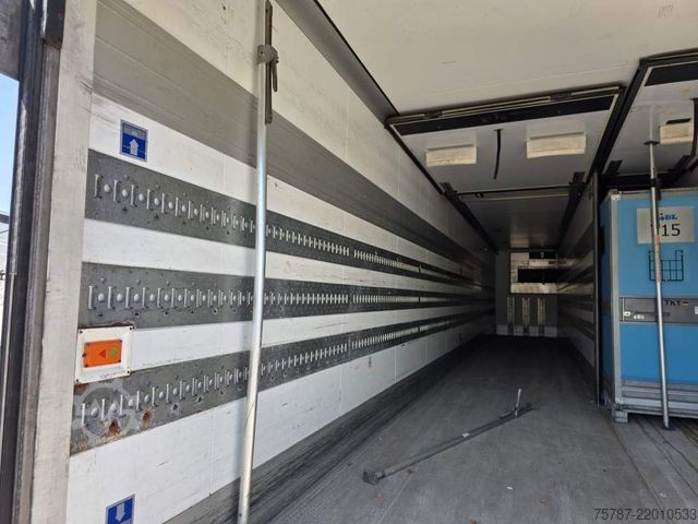 Kylsläpvagn SCHMITZ CARGOBULL Tiefkühler, 3 Kammern, Lenkachse, Carrier Vector
