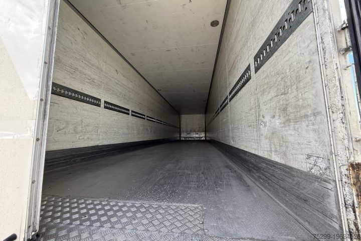 Koffer oplegger Schmitz Cargobull SK024/27 Koffer / Swiss-Vehicle