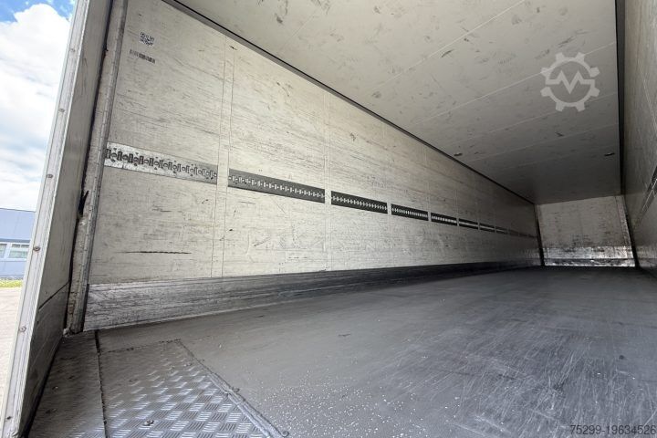 Koffer oplegger Schmitz Cargobull SK024/27 Koffer / Swiss-Vehicle