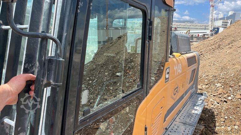 Tracked Excavator Hyundai HX520AL